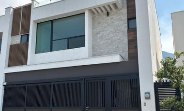 Hermosa Casa Nueva en venta en Valle de Cumbres, Lista para Habitar