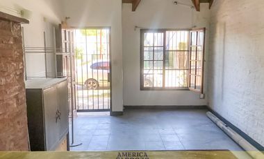 DUPLEX EN PASO DEL REY A 6 CUADRAS DE LAS ESTACION