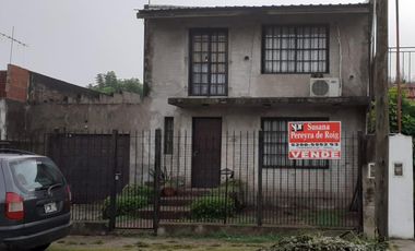 AMPLIA CASA DE 5 AMB. &ampquotA TERMINAR" CON GRAN JARDÍN