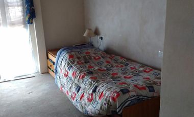 AMPLIA CASA DE 5 AMB. &ampquotA TERMINAR" CON GRAN JARDÍN