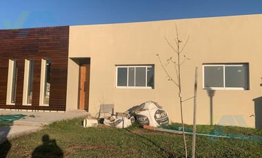 Venta Casa Pilar del Este - Santa Lucia 4 amb. a Estrenar, en una planta , Pilar