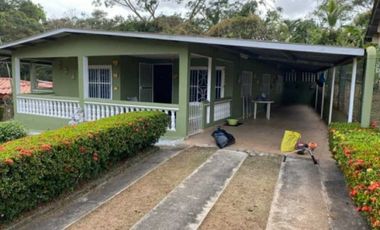 VENTA CASA CON AMPLIO JARDIN, 2 REC, 1B, EN SECTOR LA CHORRERA