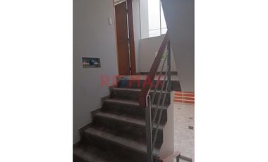 🏡 En Venta – Exclusivo Departamento Flat En 3Er. Piso En Urbanización Sagitario, Surco.