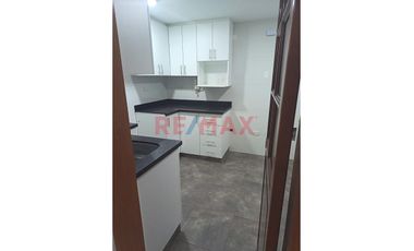 🏡 En Venta – Exclusivo Departamento Flat En 3Er. Piso En Urbanización Sagitario, Surco.