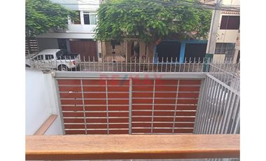🏡 En Venta – Exclusivo Departamento Flat En 3Er. Piso En Urbanización Sagitario, Surco.