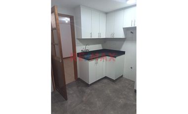 🏡 En Venta – Exclusivo Departamento Flat En 3Er. Piso En Urbanización Sagitario, Surco.