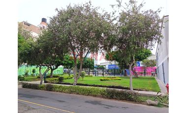 🏡 En Venta – Exclusivo Departamento Flat En 3Er. Piso En Urbanización Sagitario, Surco.