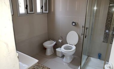 Casa minimalista con pileta