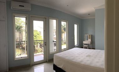 Disewakan Rumah Garnet Pondok Hijau Golf, PHG Gading Serpong Tangerang Full Furnish Renovasi Bagus