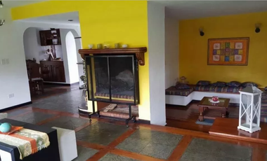 Excelente casa quinta de 5 amb