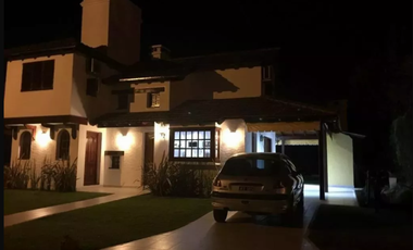 Excelente casa quinta de 5 amb