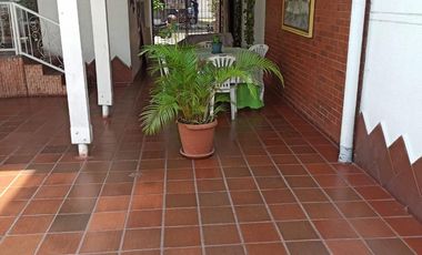 casa en arriendo/venta en barrio caobos. Cod A2009