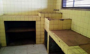 Rumah luas tepi jalan raya utama di tengah kota Jogja