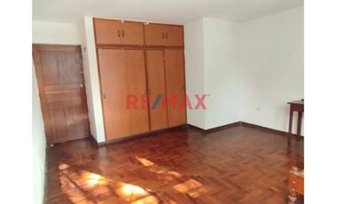 🌟 ¡Oportunidad única para vivir cómodo y seguro en Trujillo! 🌟

Descubre tu nuevo hogar en este encantador minidepartamento de 2 pisos y 20.50 m² de