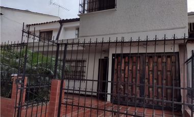 VENTA DE CASA EN PRADOS DEL NORTE, CALI- VALLE