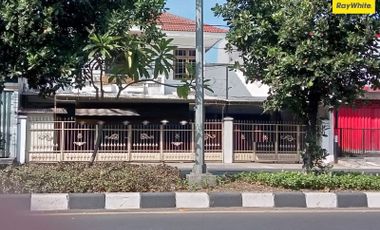 Dijual Rumah Ada Garasi Untuk 3 Mobil di Jl. Kenjeran, Surabaya