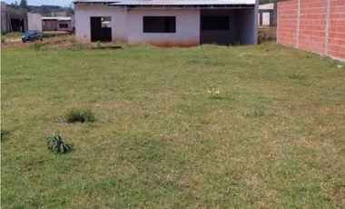 VENDO CASA EN ESQUINA. en construccion,( Posadas Mnes)