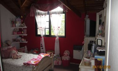 MAGNIFICO CHALET SOBRE GRAN LOTE EN EL PARAISO