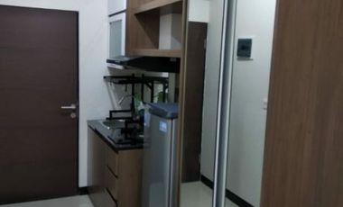 Apt. Amega Crown Hadap kolam renang/Utara, Furnish