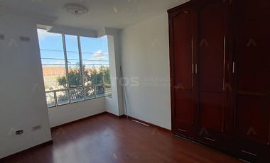 casa en venta en portal de hunzahua. Cod V1463