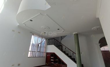 casa en venta en portal de hunzahua. Cod V1463
