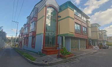 casa en venta en portal de hunzahua. Cod V1463