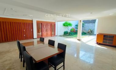 Rumah Asri Siap Huni Di Komplek Setrasari Kulon