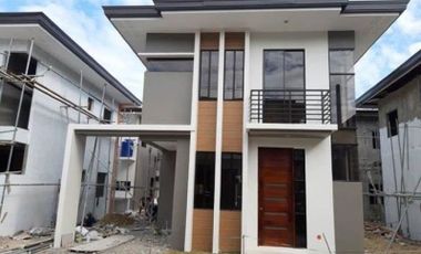 SINGLE DETACHED HOUSE WITH 4 BEDROOM PLUS 1 PARKING IN CEBU CITY