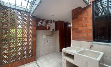 casa en arriendo en ciudad jardín. Cod A4996