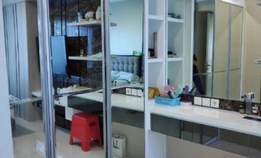 Apt. LaRiz Pakuwon Mall Semi Furnished Hook hadap kolam renang d kota