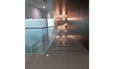 Se Alquilan 2 Oficinas Amobladas en la Cinta Costera 110 Mts $1.800.oo