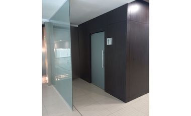 Se Alquilan 2 Oficinas Amobladas en la Cinta Costera 110 Mts $1.800.oo