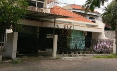 Rumah Manyar Tirtoyoso lokasi asri di depan fasilitas taman