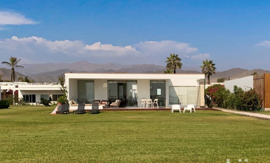 CASA EN VENTA PRIMERA FILA EN PLAYA BLANCA