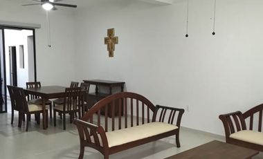 Casa de 3 recs. en Col. Flores Magon cerca del Acuario. Se puede rentar amueblad