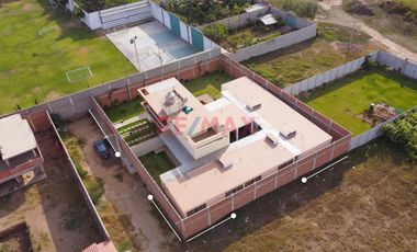 Venta De Casa De Campo Multifuncional En Campiña De Moche