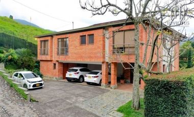 Casa En Sabaneta Aves María