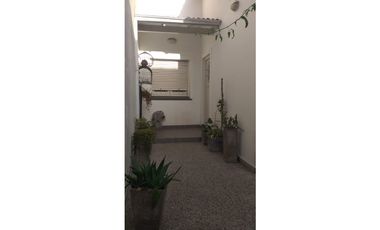 MUY LINDO PH EN CHAUVIN FONDO