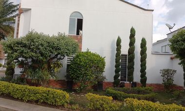 VENTA CASA PORTALES DEL CAMPESTRE PARALELA. Cod V5893