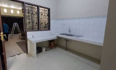 Rumah siap huni di perumahan elite One gate system semi furnish , ada AC