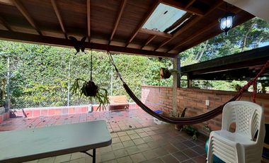 casa en arriendo en loma de las brujas. Cod A776949