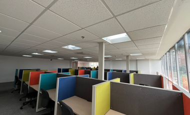 edificio en arriendo/venta en bella suiza-usaquén. Cod A1094115