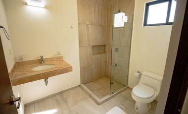 Casa en venta al norte de Mérida en privada con amenidades