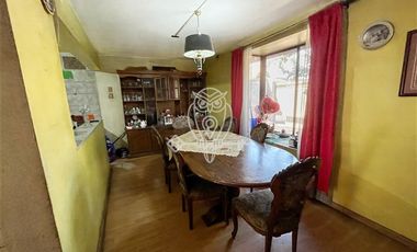 Venta casa en Ñuñoa para inversión o vivir Metro Villa Frei