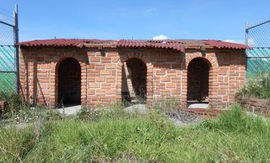 Casa semiterminada de cantera en Venta con 12,700 m2 de terreno en San Javier Tolcayuca, Hidalgo.