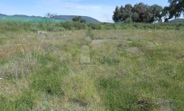 Casa semiterminada de cantera en Venta con 12,700 m2 de terreno en San Javier Tolcayuca, Hidalgo.