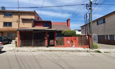 Se vende casa de 4 recámaras en fracc. Las Palmas, Tijuana
