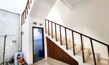 Rumah di Tebet Timur 2 Lantai Akses Jalan 2 Mobil Lega - LT. 80m2 LB. 150m2