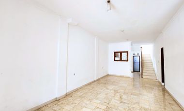 Rumah di Tebet Timur 2 Lantai Akses Jalan 2 Mobil Lega - LT. 80m2 LB. 150m2