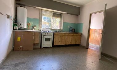 LATORRE PROP. VENDE CHALET 3 AMB CON PARQUE Y GARAGE - HERMOSO ENTORNO